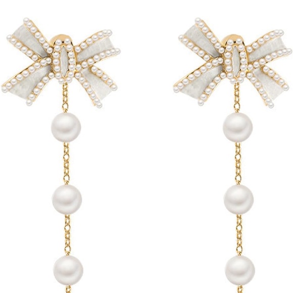 Pearl Bow Earrings - Picture 3 of 3